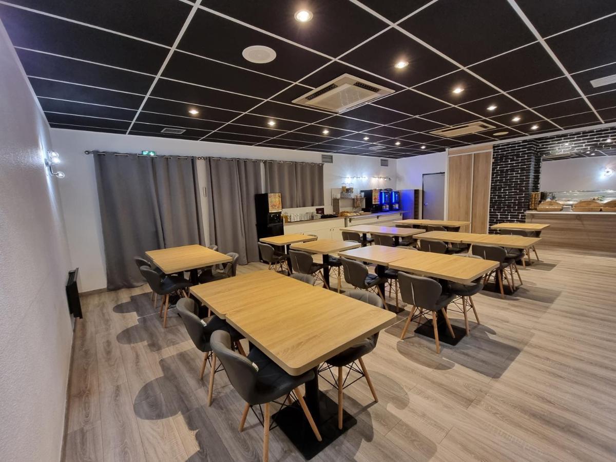 Hotel Restaurant Le Relais - Pau Nord Lons Buitenkant foto