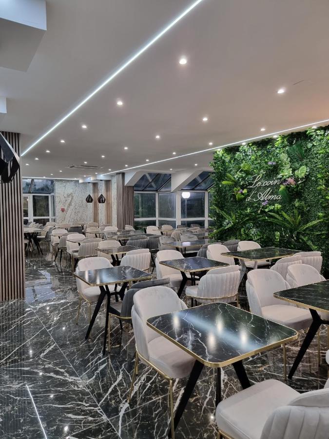 Hotel Restaurant Le Relais - Pau Nord Lons Buitenkant foto